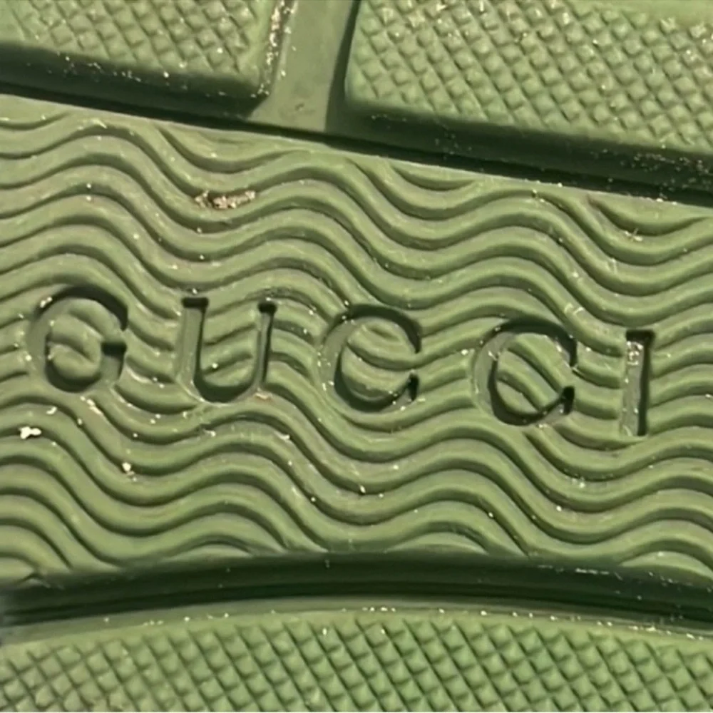 Authentic Gucci luxury designer kids signature boys leather sandals sz 13 Euro31